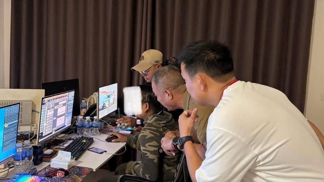 #西港消息：8月10日，西港省初级法院调查法官下令，将17名涉嫌网络诈骗的嫌疑人临时羁押。