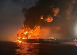 #国际新闻：UKMTO：阿曼湾集装箱船与军方力量接触 瓜达尔东南疑直升机袭船