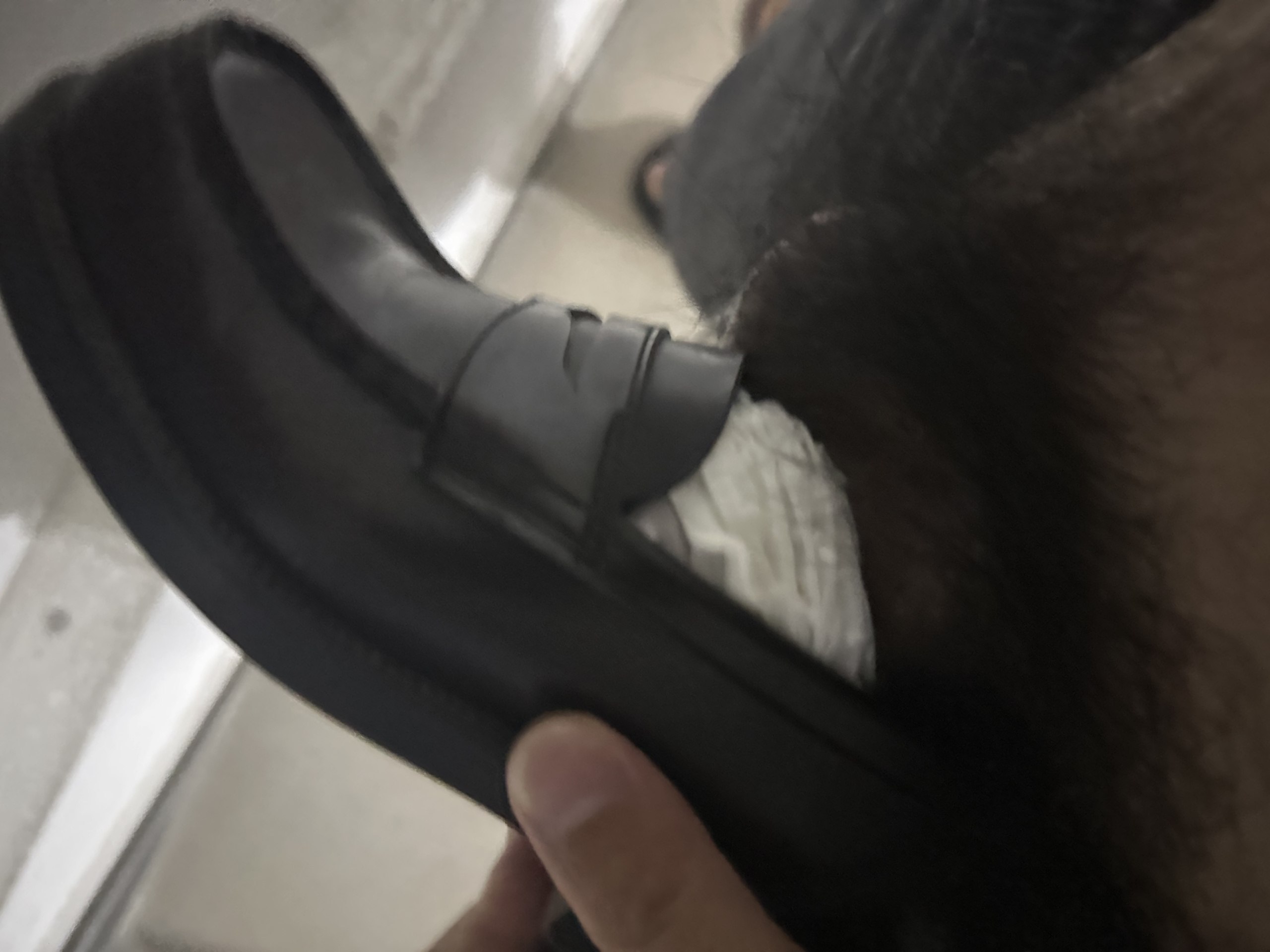 人生中第一次扫楼打胶就扫到丝袜小皮鞋昨晚是真的精虫上脑。。壮着胆就干了