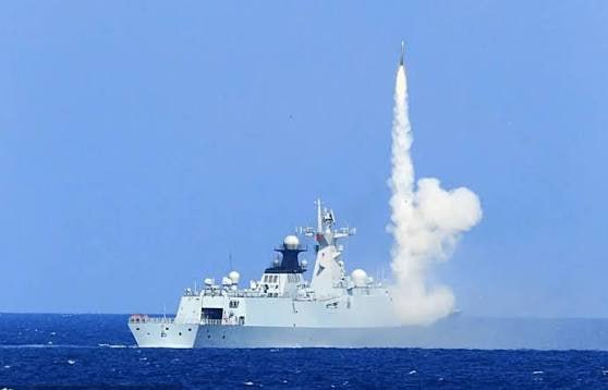 #国际新闻：彭博：卫星图显第三艘054B垂发4组变6组 最多48管缩中美VLS差