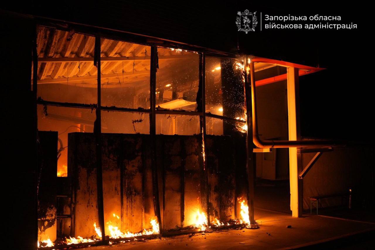 俄罗斯联邦军队今夜对乌克兰发动袭击：在基辅地区、赫尔松和扎波罗热地区发生爆炸。