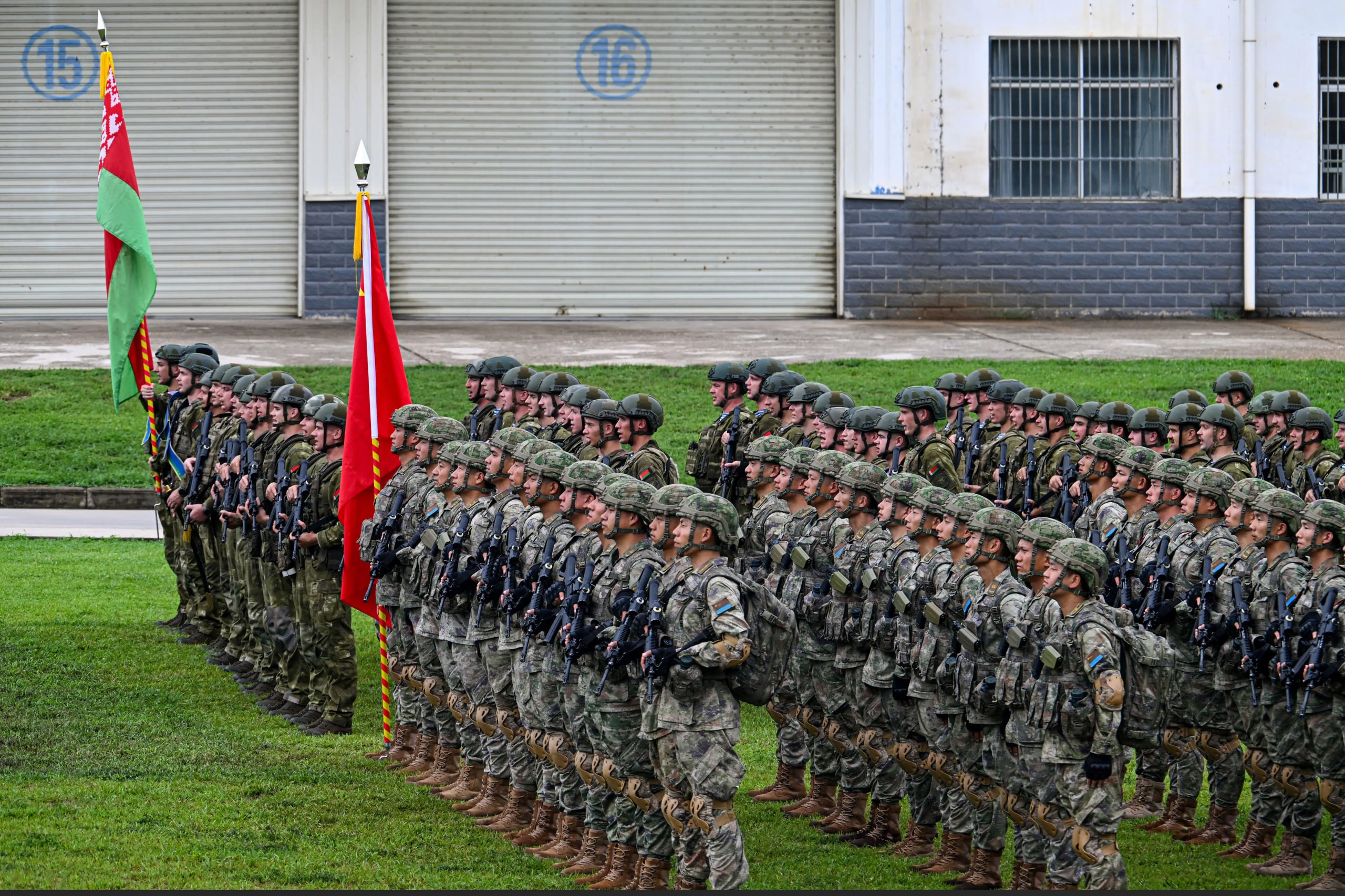 #国际新闻：白俄特种空降兵抵鄂 中白“神鹰-2026”城镇反恐联训开训