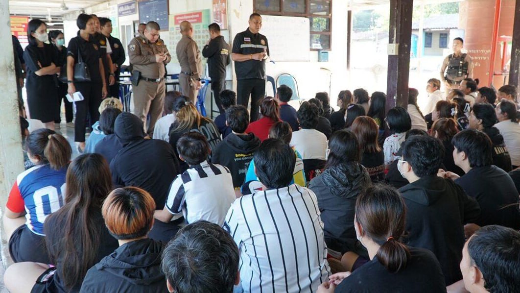 #泰国 老挝重拳整治跨境赌博窝点，遣返130名泰国籍网站管理员，涉案人员全数押回泰国法办