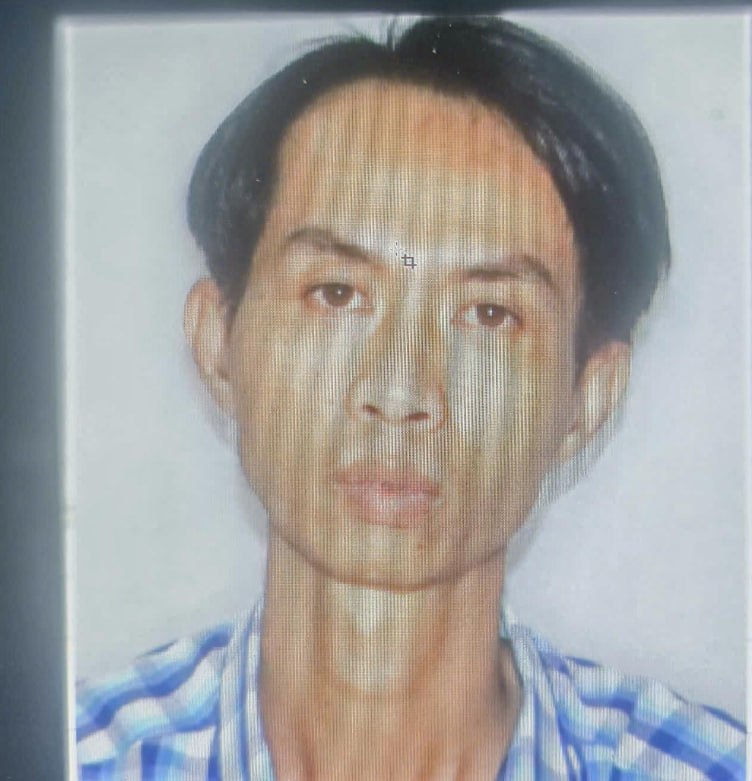 #越南 男子谎称可运作市场招标骗取巨款6.6亿越盾，收钱后拒不办事潜逃，警方公开征集线索追查嫌犯