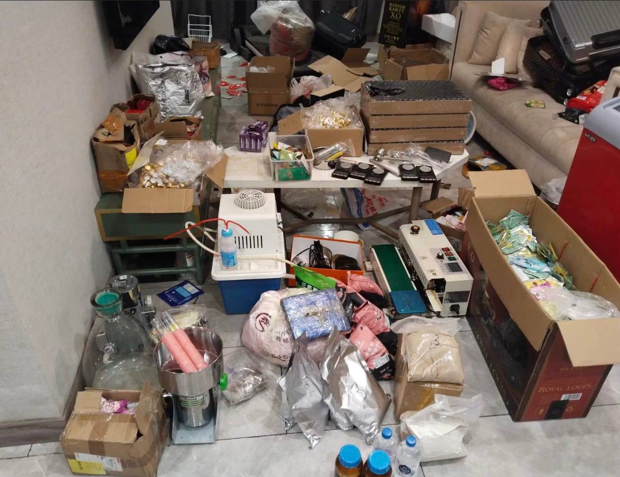 #老挝资讯：万象警方突袭“雅典饭店” 捣毁电诈及毒品窝点 抓获74名嫌疑人