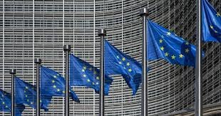 #国际新闻：法德英自建乌冲突谈判机制怕被美俄排除，佩斯科夫：欧参与"毫无意义"