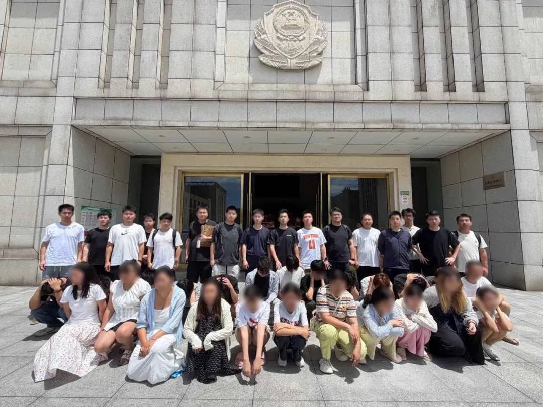#国内新闻：浙江温州乐清公安捣毁AI网贷诈骗团伙，🤩🤩人落网，涉案超千万元！