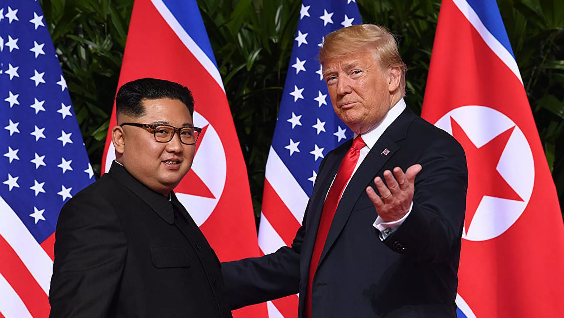 #国际新闻：特朗普晒2019板门店握照喊“与金正恩处得超好”，释放再邀金特会信号