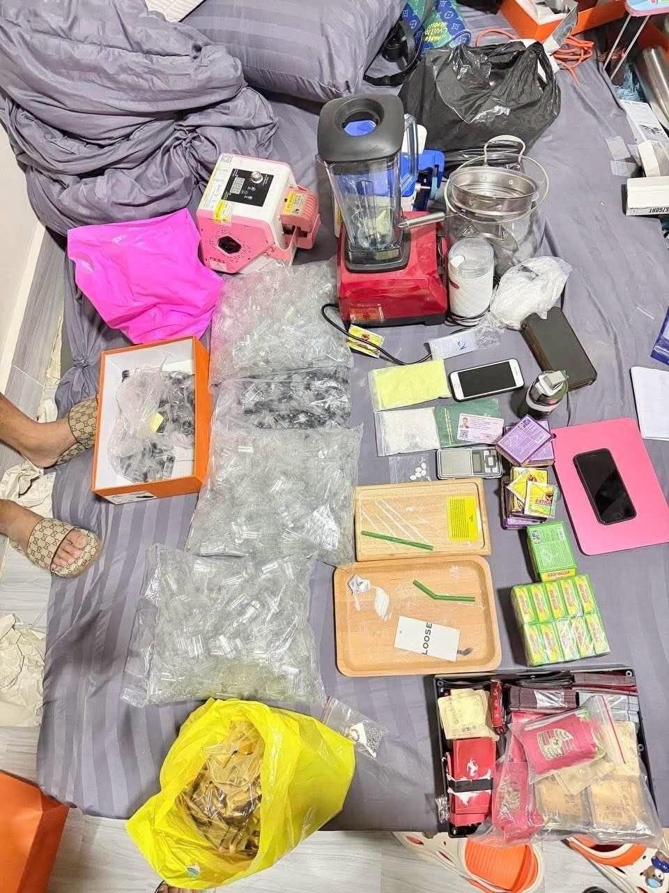 #柬埔寨 柴桢省警方缉毒扫枪行动告捷，抓获三嫌犯查获大批毒品与武器