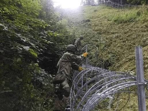 #国际新闻：白俄专家回击立陶宛“袭扰臆想”：沼泽无阻现代打击，波罗的海全境在无人机/远火覆盖内