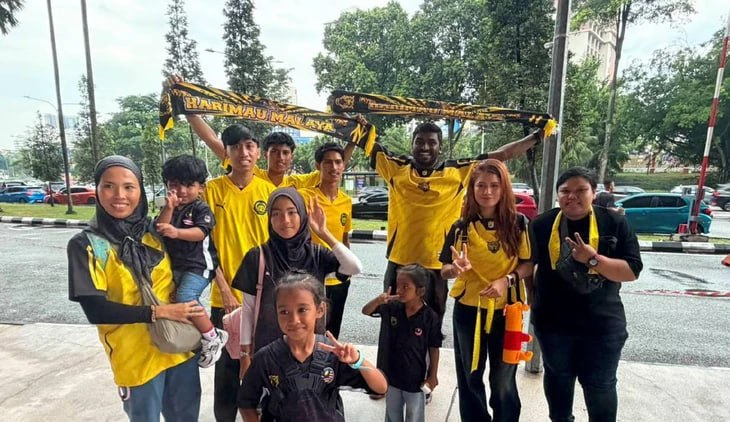 #国际新闻：东盟杯半决赛首回合越南2-0马来西亚，吉隆坡主场仅售5000张，归化舞弊后遗症致球迷冷场