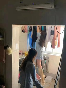 刚认识个女大学生 慢慢教唆她让我看看她室友 哈哈哈