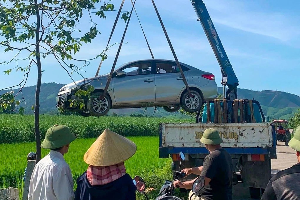 #越南 乂安省57岁司机驾车疑似突发中风昏迷，车辆失控冲入田野不幸身亡