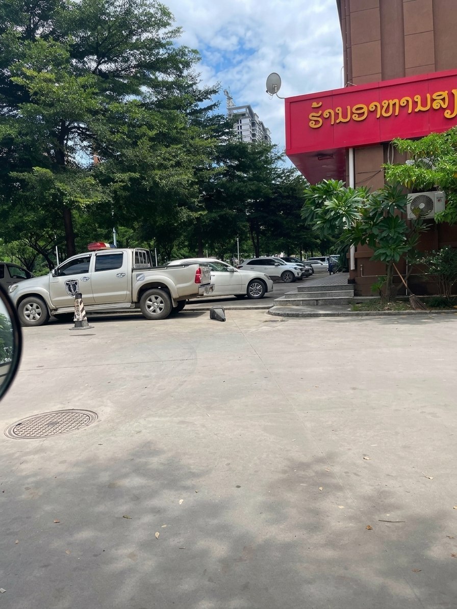 #老挝快讯：金三角特内，刚刚桐秦有很多车🚘，还有一个摩托车车队，应该是是有大领导来了