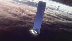 #国际新闻：俄版“星链”曙光星座遭五维围堵，乌不敢轻易打卫星：碎片+无效