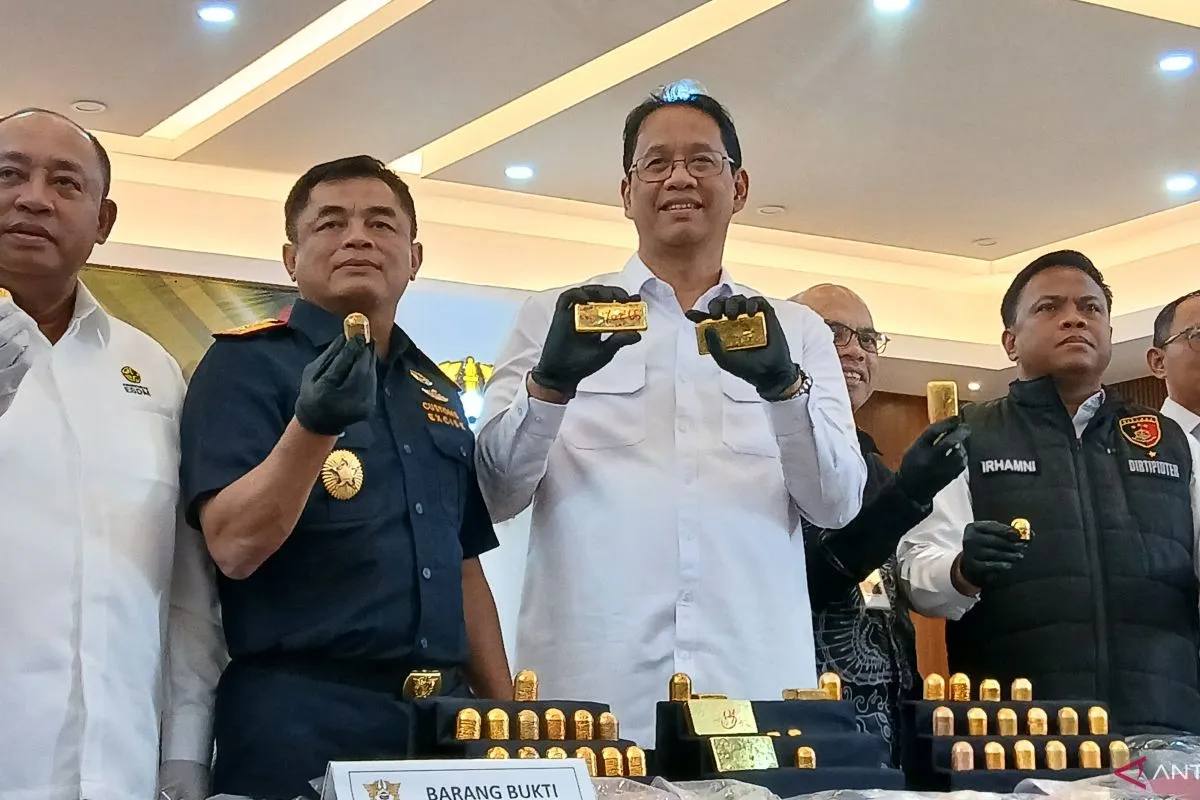 #印尼资讯：7名中国公民走私黄金印尼机场被查，涉案黄金23.7公斤，价值352万美元。将黄金塞入私处和皮燕子！