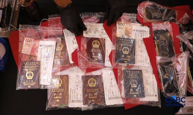#将黄金塞入私处和皮燕子！7名中国公民走私黄金印尼机场被查，涉案黄金23.7公斤，价值352万美元
