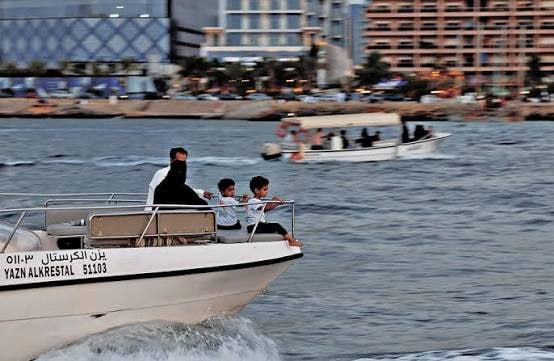 #国际新闻：胡塞7月20日以来打8艘沙特油船、拦48艘改道，红海+阿拉伯海双线封航