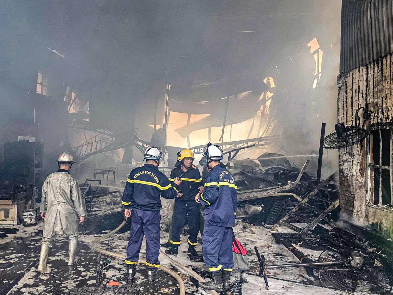 #越南 河内玉和产业园厂房火灾致3死3伤，涉事厂房早已被责令停业仍违规运营