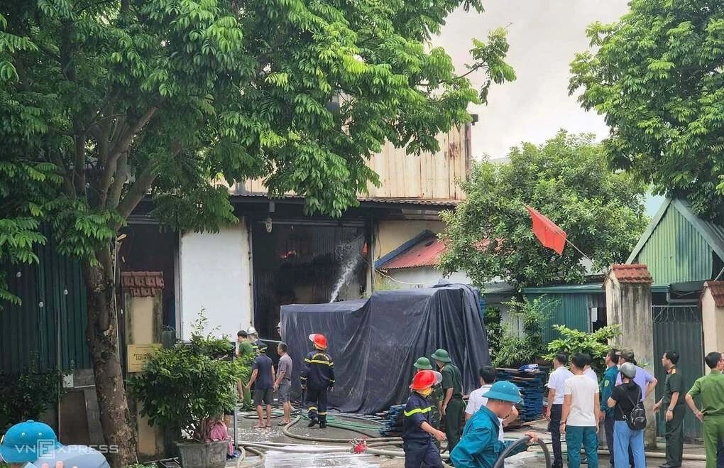 #越南 河内章美坊木工厂突发火灾伴随多次爆炸，违规生产酿3死3伤惨痛事故