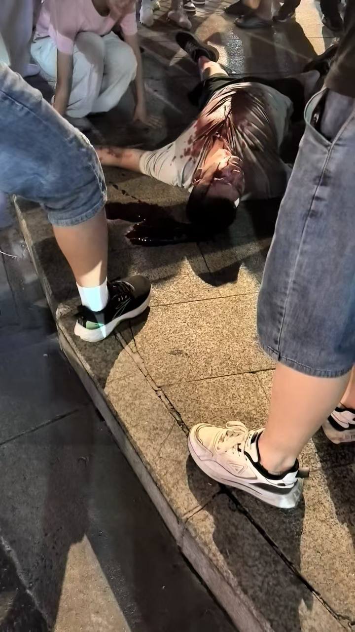 退一步海阔天空，非要咄咄逼人，把自己搞死
