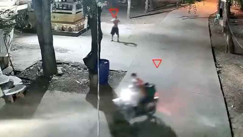 #泰国 深夜闯寺盘问拍摄者！泰国孔敬府陌生男子闯入寺庙闹事，寺内人员担忧遭报复