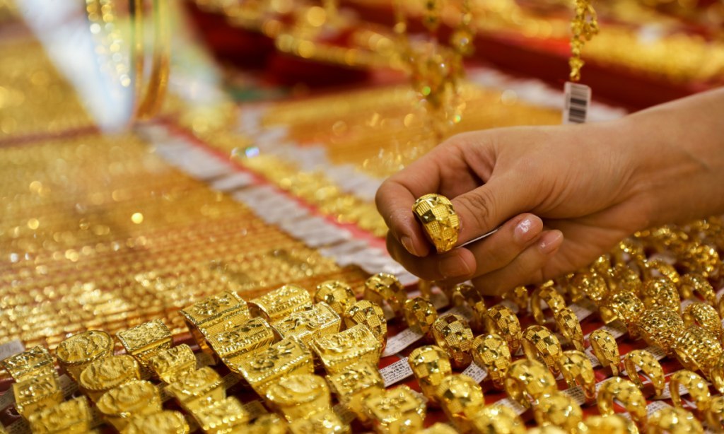 金边金价一天涨超200美元