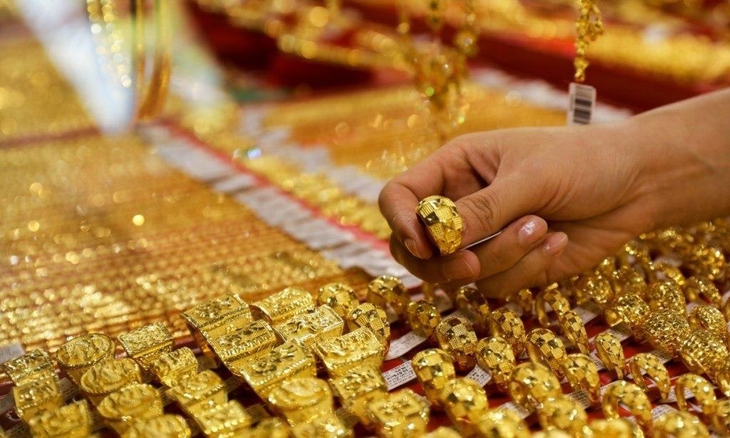 金边金价一天暴涨超200美元，投资者集中买入