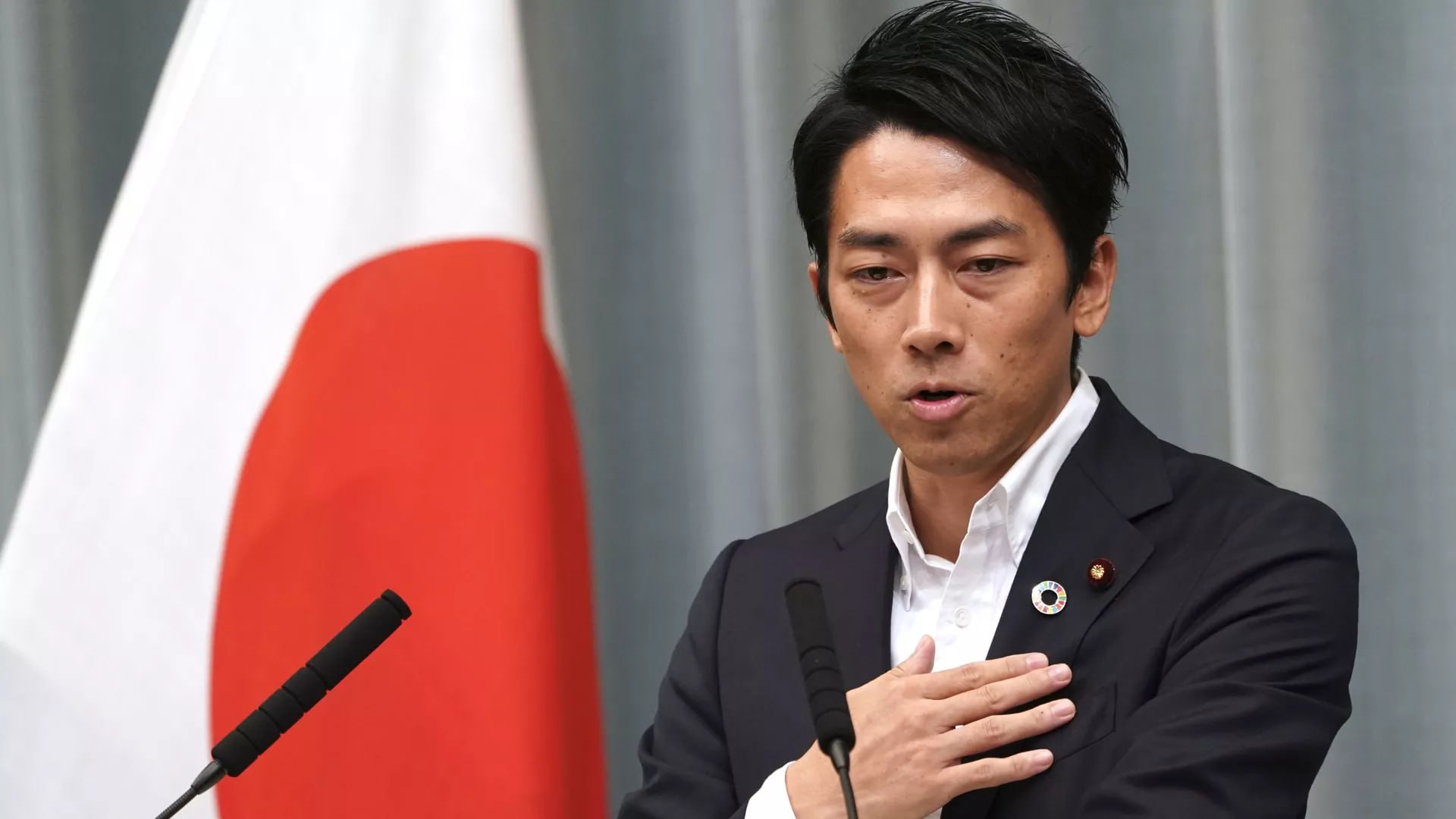 #国际新闻：日防卫相小泉就朝射弹道导弹经驻京使馆提抗议，判违安理会决议