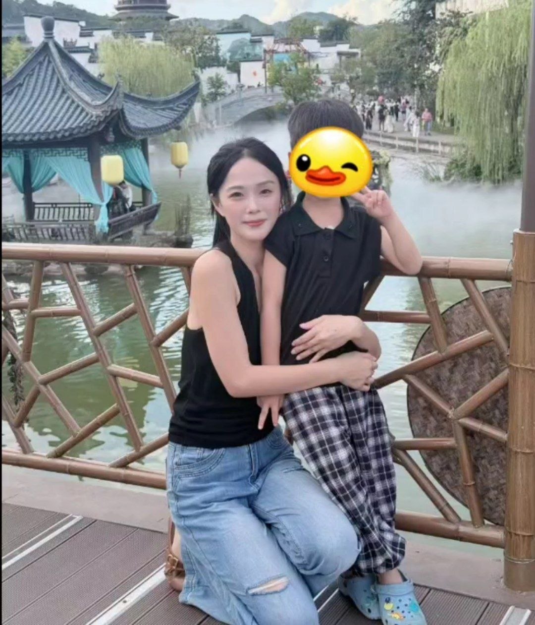 一个关系很好的兄弟经常去他家喝酒宵夜聊骚，不知道从什么时候起我对他的媳妇产生了别样的感觉，这种感觉随着时间推移渐渐的我发…
