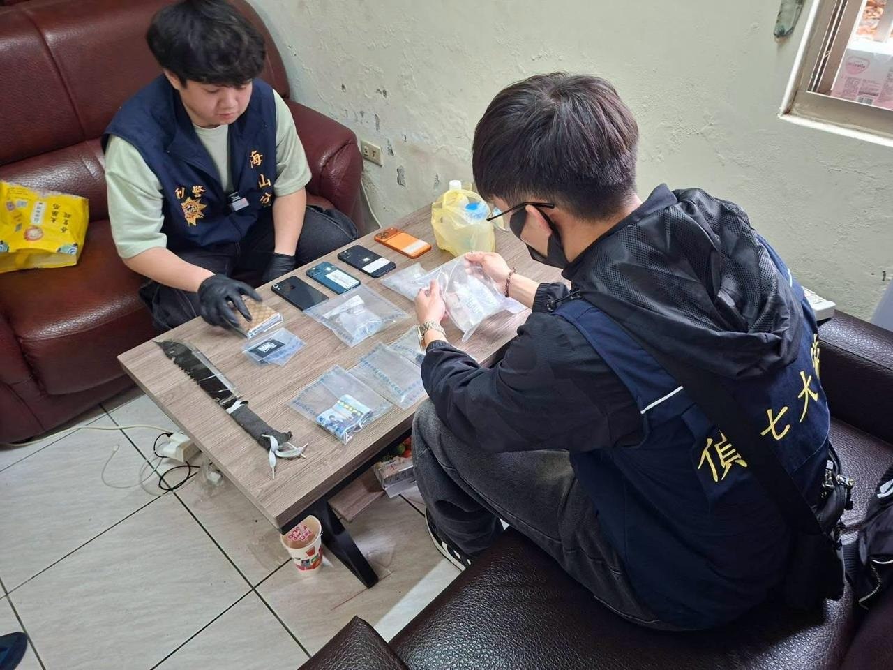 #泰国 和 #台湾 联合破获跨国电诈案 逮捕20余名台籍涉案人员