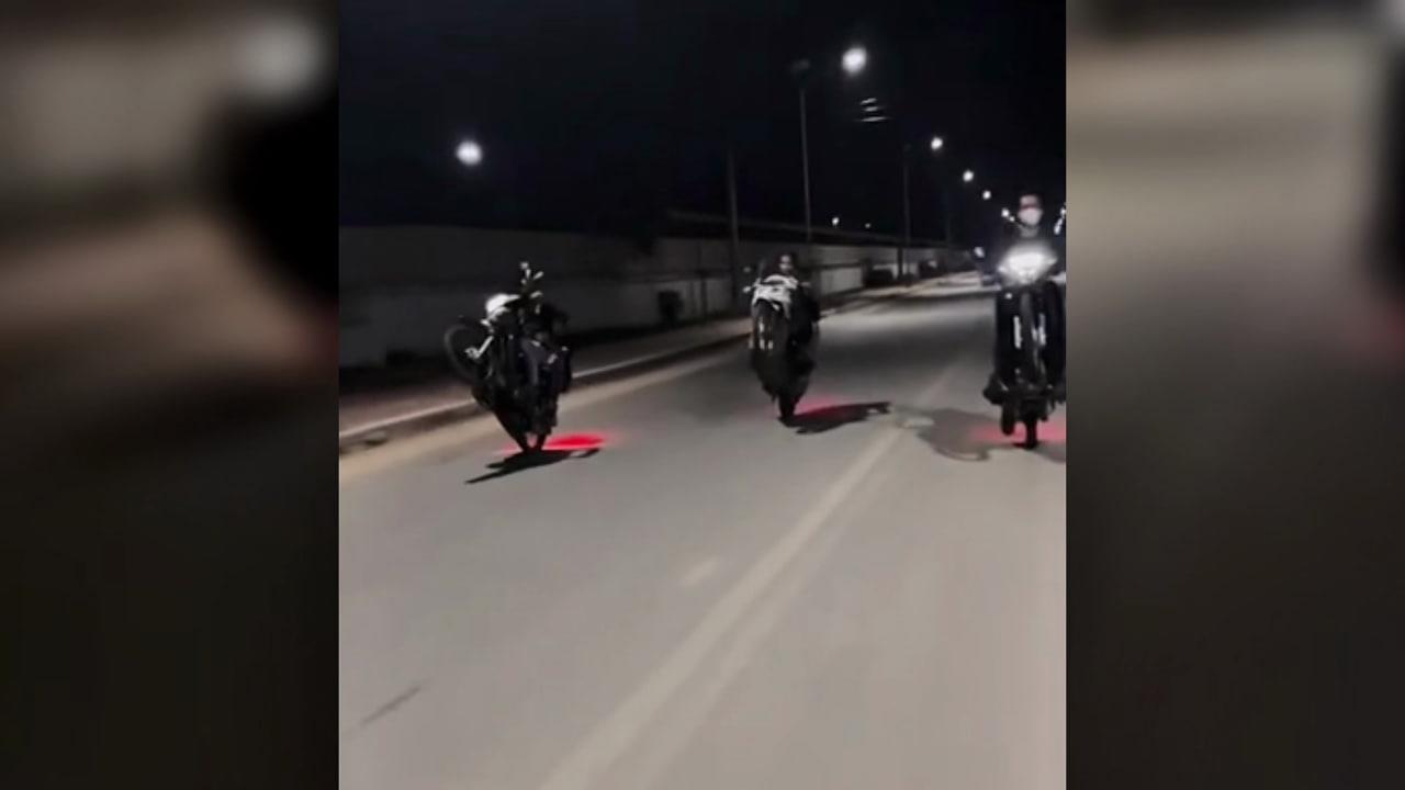 #柬埔寨 磅斯佩省宪兵抓捕三名深夜公路飙车青少年，涉案摩托暂扣三个月作为警示