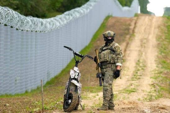 #国际新闻：波兰副总理兼防长卡梅什：必要时封死与俄白所有边境口岸，东盾计划25亿美元囤工事！