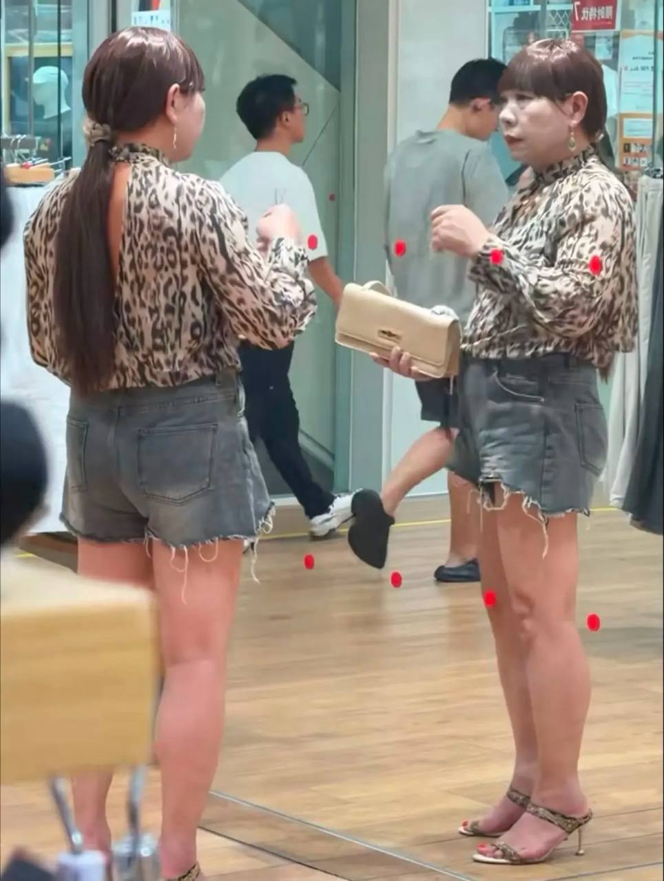 曾经火遍互联网的 “南京红姐” 惊现广州🤓  南京红姐 #南京红姐 #ts
