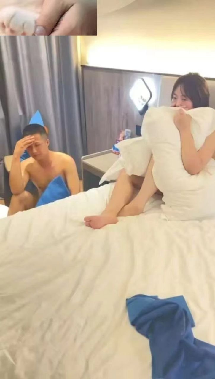 #抓奸 #捉奸 每日一抓  打开房门发现还在操逼呢
