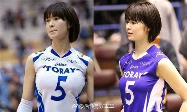日本女排前队长老木村纱织来天津为日本女排助威。本来郎平想介绍让她来中国打联赛，但年龄吃不消了。