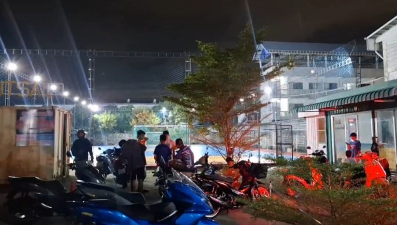 #泰国 踢球起争执演变为群殴，十多人围殴三名男子，伤者合十道歉仍未被放过