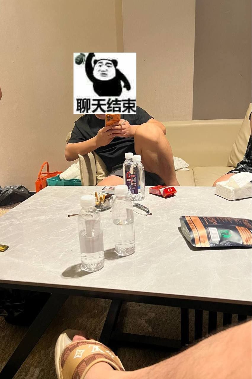 #群友爆料：公司老板阿南，目前住在西港格莱美酒店。长期拖欠工资，至今未结清。