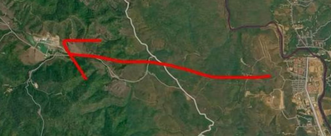 【缅甸交克山区｜距离新泰昌车程约半小时山上绿铁皮房集群园区，大批人员从原新泰昌园区转移至此，园区内包含被困未成年人】