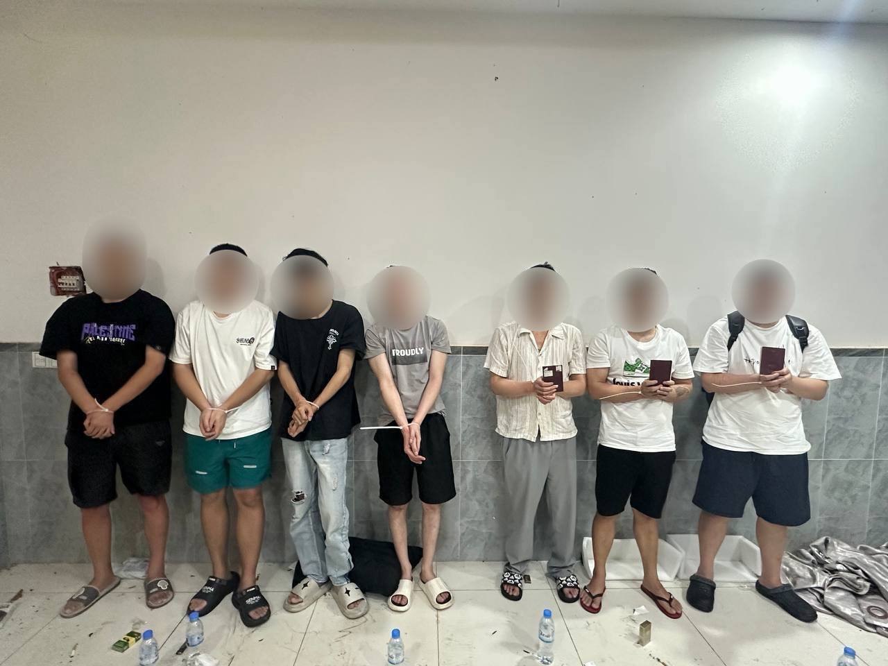 #柬埔寨 西哈努克市开展扫网诈专项行动，查获电子证物，7名中国籍涉案男子被捕