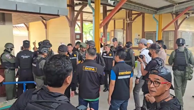 #泰国 泰南那拉提瓦多地爆发连环袭击，铁轨遭炸毁列车停运，一名涉案嫌疑人被捕