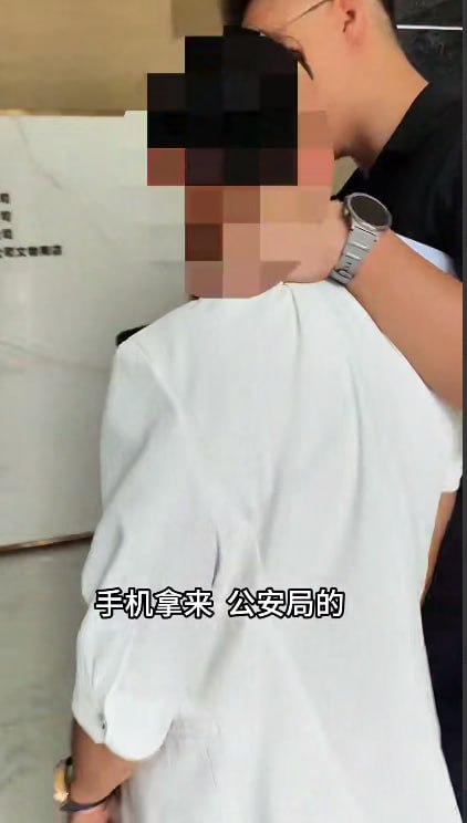 #国内新闻：兰山刑警直击诈骗直播窝点！攀亲认爹专骗老年人 这伙人太缺德！