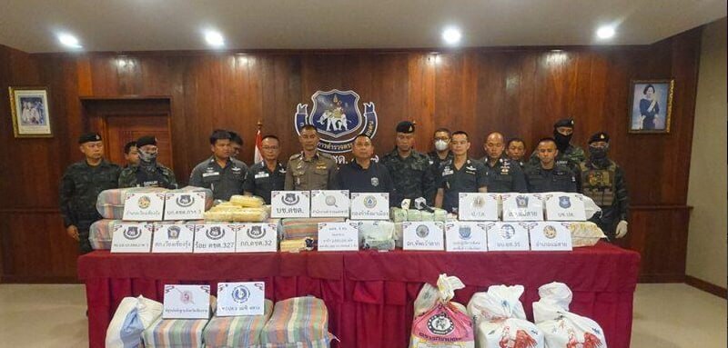 #泰国 军警边境检查站查获特大毒品，缴获近290万粒疯药与260公斤氯胺酮，四名嫌犯全部落网