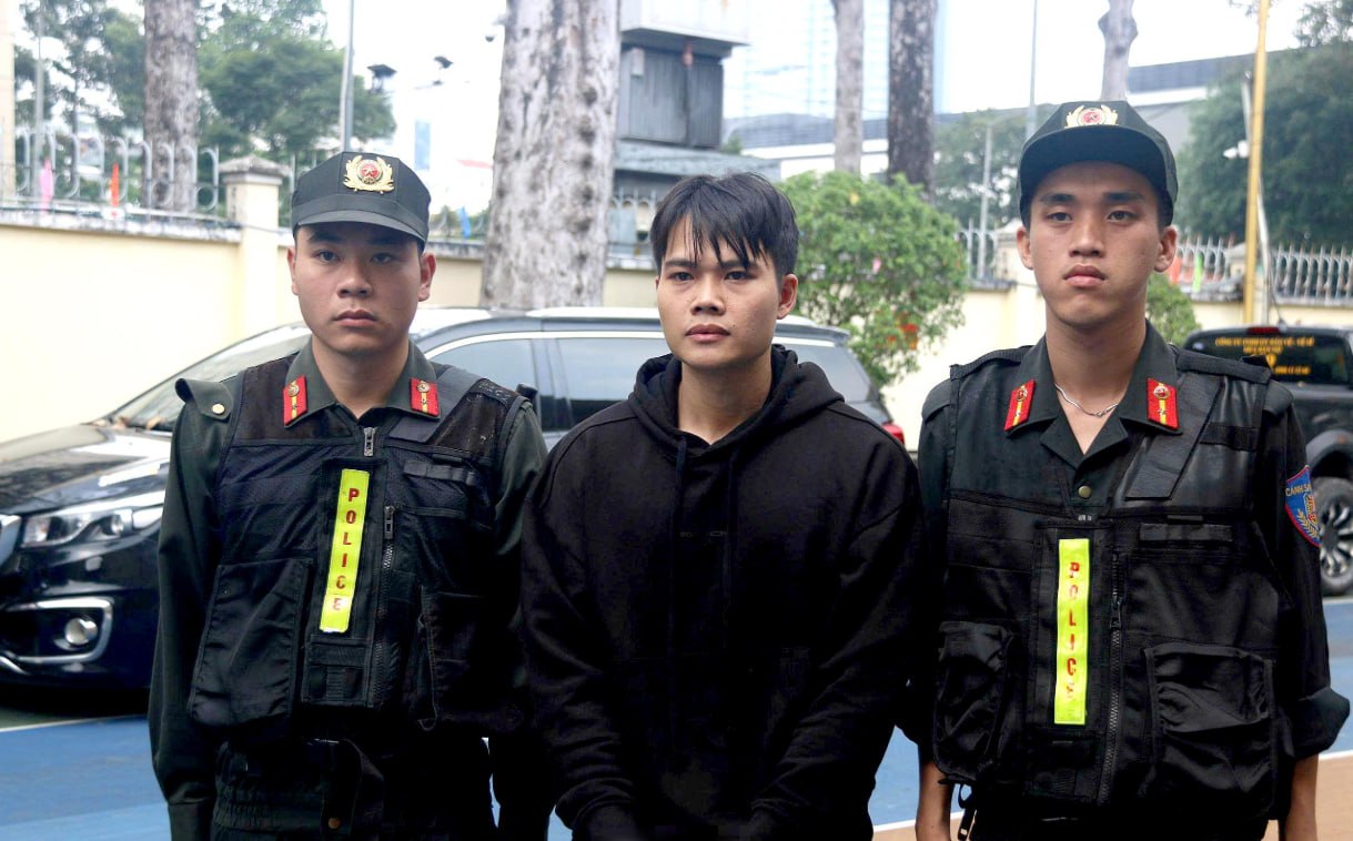 #越南 绰号北霸天胡成德组建非法讨债团伙，靠骚扰网曝施压敛财，警方建议以敲诈勒索罪提起公诉